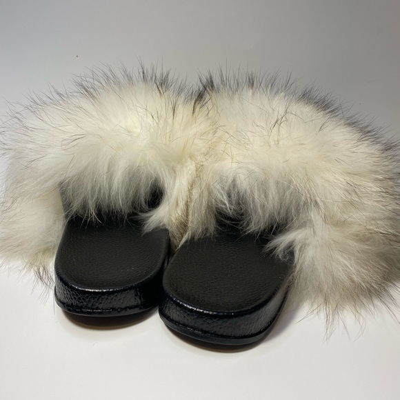 ✨NWOT✨ Fluffy Fur Slides - Picture 8 of 11